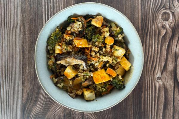 Bibimbap with Chili-Miso Rice, Tofu, Mushrooms, Broccoli, Kale and Gochujang Dressing (Main 1)