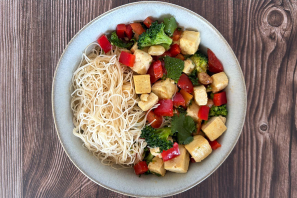Bun Chay Bowl with Tofu, Red Pepper, Broccoli, Carrot, Cilantro and Toasted Peanuts over Rice Vermicelli (Limited-Offer/Special Price!)