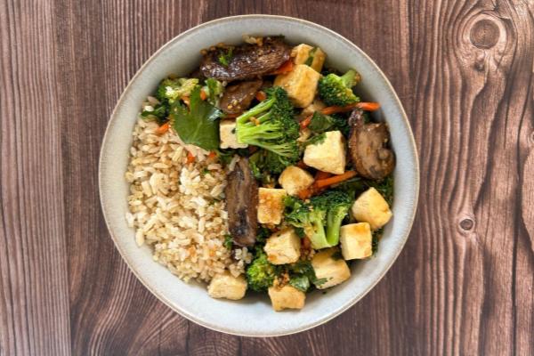 Lemongrass Tofu Bowl with Broccoli, Roasted Mushrooms, Kale, Carrot, Cilantro and Garlicky-Lime Dressing  (Main 1/NEW!)