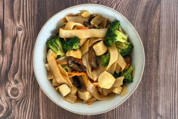 Pad See Ew with Tofu, Mushrooms and Broccoli (Limited-Offer/NEW!)