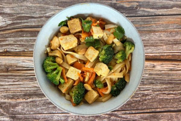 Pad Thai with Tofu, Broccoli, Carrots, Cilantro and Toasted Peanuts (Limited-Offer!)