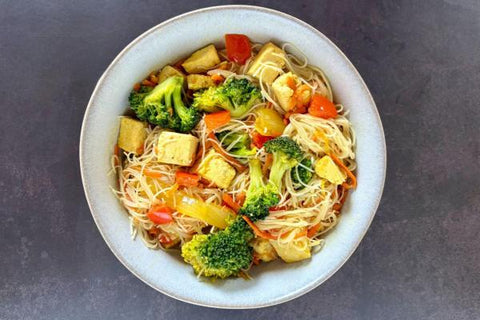 Singapore Noodle Bowl (Mei Fun) with Tofu, Red Pepper, Broccoli and Carrots (Limited-Offer!)
